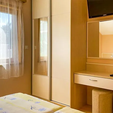 Awesome In With Wi-fi Holiday home